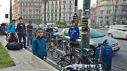 A scuola in bicicletta, ma gli studenti chiedono strade più sicure