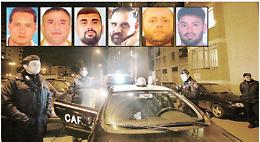Spallata al clan Abbinante, 14 arresti: ma sette boss sono in fuga