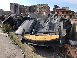 Auto tagliate a metà, spunta una discarica a Pianura