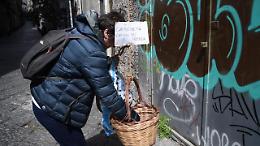 Covid a Napoli, in 24 ore 7mila richieste buoni alimentari