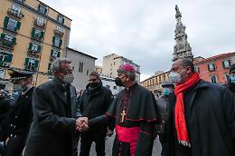 L'arcivescovo Battaglia: «Napoli soffre di diffidenza e indifferenza»
