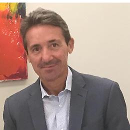Giornalista sotto protezione preso a schiaffi e minacciato