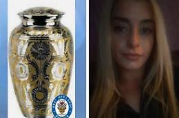 Rubano l’urna con le ceneri della figlia morta: «Se avete un cuore restituitemela»