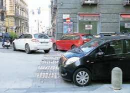 Napoli divisa sui parcheggi, Cosenza: «Sono indispensabili»