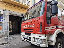 Dodici appartamenti sgomberati a Napoli