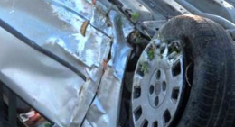 Auto si ribalta, morto un 22enne