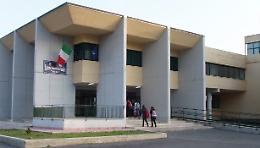 Tentato di rubare nella scuola: tre in manette