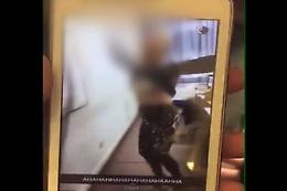 Il balletto sexy della prof in classe scatena la bufera