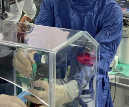 Coronavirus, Napoli come la Cina: barriere per proteggere anestetisti