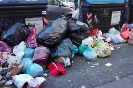 Rifiuti, Roma chiede aiuto a Napoli per il conferimento