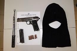 Castellammare, preso 18enne con pistola e passamontagna
