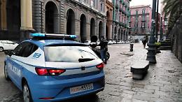Sorpreso a rubare nelle auto in sosta, arrestato