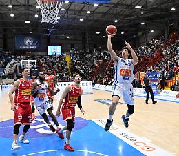 Basket serie A: la Gevi Napoli conclude la stagione con una sconfitta interna