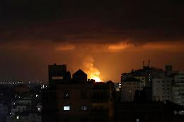 Gaza, raid israeliani nella Striscia: 12 morti