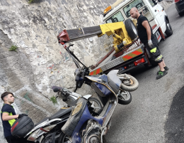 Napoli, rimosse auto abbandonate in centro
