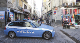 Centro storico fuori controllo, gambizzato 34enne: è grave