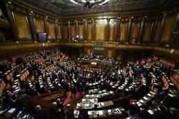 Bonus, caccia ai 5 deputati "furbetti": inchieste interne e panico in chat