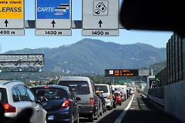 Domenica da bollino rosso, la situazione su strade e autostrade