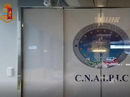 Falsi green pass, operazione della polizia contro commercio online