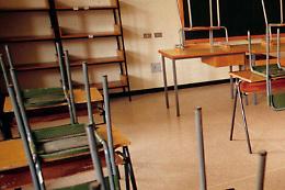 Benevento, prof arrestata per violenza sessuale su alunno 12enne