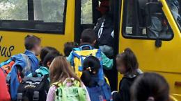 Scuolabus, controlli a San Ferdinando e Posillipo: scattano le multe
