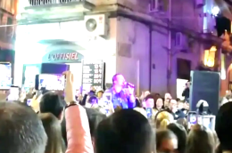 Tony Colombo, concerto senza autorizzazioni: esibizione sospesa e multa agli organizzatori