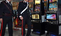 Arenaccia, scoperta sala giochi abusiva: sequestrati 10 “videopoker”