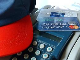 Carte di credito e bancomat, meno costi sulle commissioni