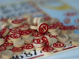 Quartieri Spagnoli, si riuniscono per giocare a tombola: multate 8 donne