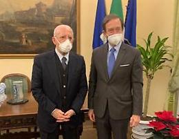 De Luca incontra ambasciatore tedesco: «Disponibili a offrire posti in terapia intensiva»