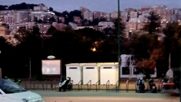 Boom di turisti a Napoli, infopoint e bagni pubblici per l'accoglienza 
