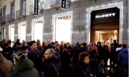Saldi a rilento in città: solo via Toledo è piena