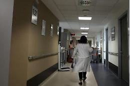 Orrore a Lecce: 17enne partorisce e nasconde il feto nell'armadio