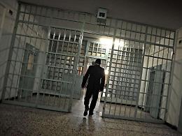 Agenti penitenziari aggrediti e feriti nel carcere di Ariano Irpino