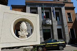Emorragia di soldi pubblici: nel 2015 oltre 6 miliardi <br>di truffe, sprechi <br>e irregolarità