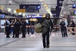 Attacco a colpi d'ascia a Duesseldorf, italiani tra i feriti
