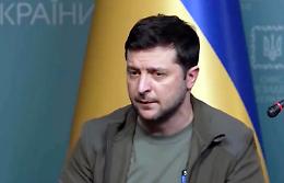 Guerra in Ucraina, Zelensky: «Russia ha creato catastrofe umanitaria, sono mostri»