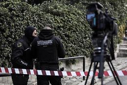 Agguato sotto casa: giornalista ucciso, sparati almeno 17 colpi 