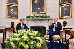 Ucraina, Draghi a Biden: «Putin pensava di dividerci ma ha fallito»