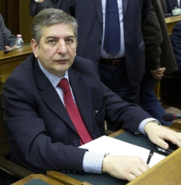 Camorra, chiesta condanna a 3 anni e 6 mesi per l'ex ministro Landolfi