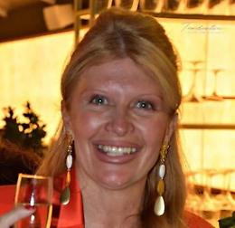 Alla Terrazza Flegrea arriva "Colour Inside" con "Flower in Power"