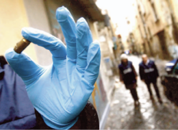 Rapina nel sangue, ferito un poliziotto