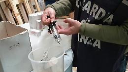 Mix nocivi per sigarette elettroniche nella fabbrica abusiva