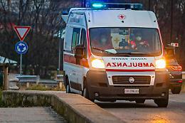 Travolti dall'auto, perde la vita un 15enne