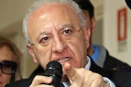 Pugno duro di De Luca: «Controlli rigorosi o chiuderemo le frontiere»