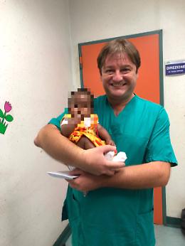 Dal Kenya a Napoli per un intervento, salva bimba di pochi mesi