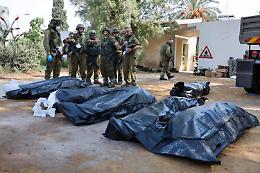 Israele, orrore a Kfar Aza: uccisi 40 bimbi e neonati, alcuni decapitati