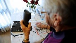 Polizze sottoscritte con truffe telefoniche, 26enne nei guai