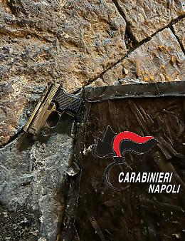 Controlli ai Quartieri: sequestrata una pistola finta