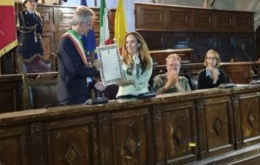 Ad Assange la cittadinanza onoraria di Napoli